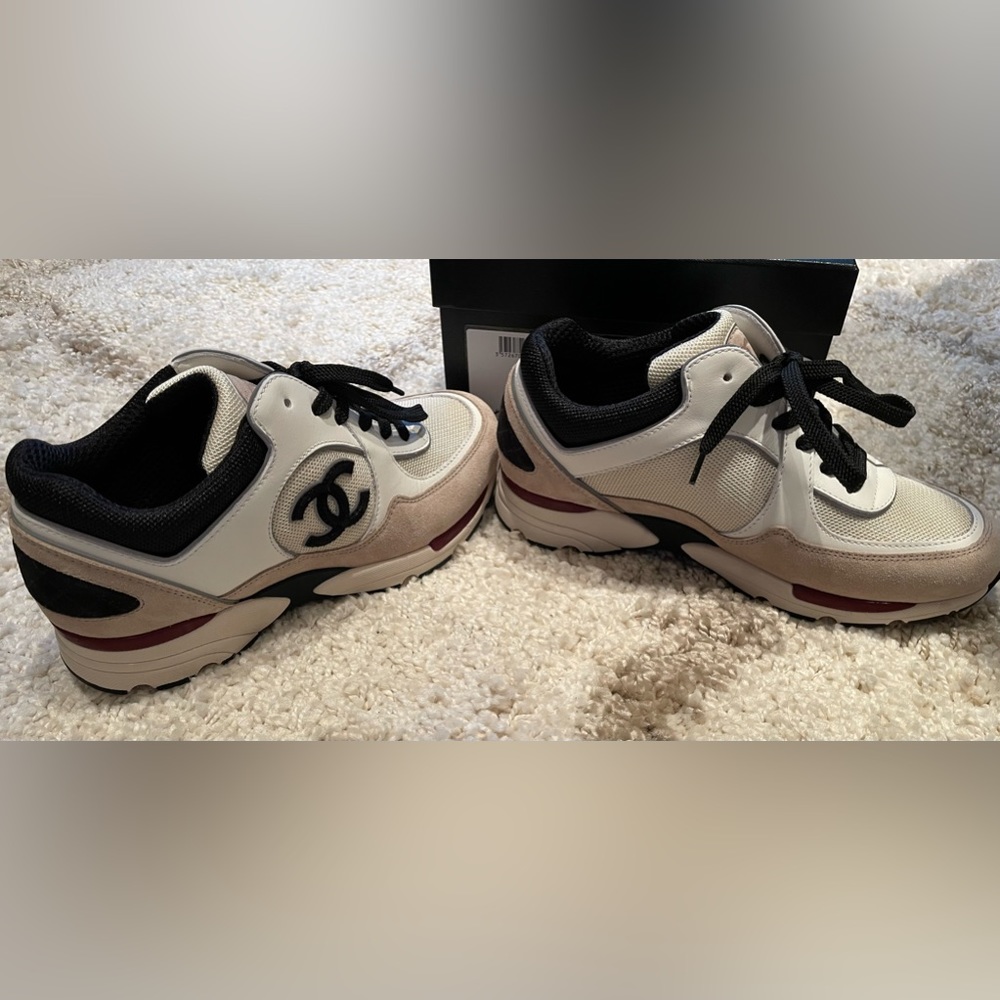 AUTHENTIC CHANEL Sneakers/Trainers/Shoes NIB